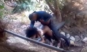 Flagra no mato com casal negro fodendo até serem filmados por desconhecido
